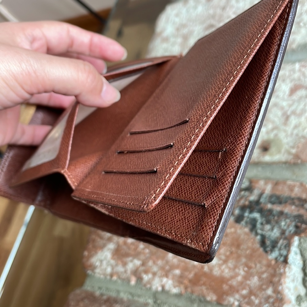 Louis Vuitton Clasp Wallet - Picture 12 of 14
